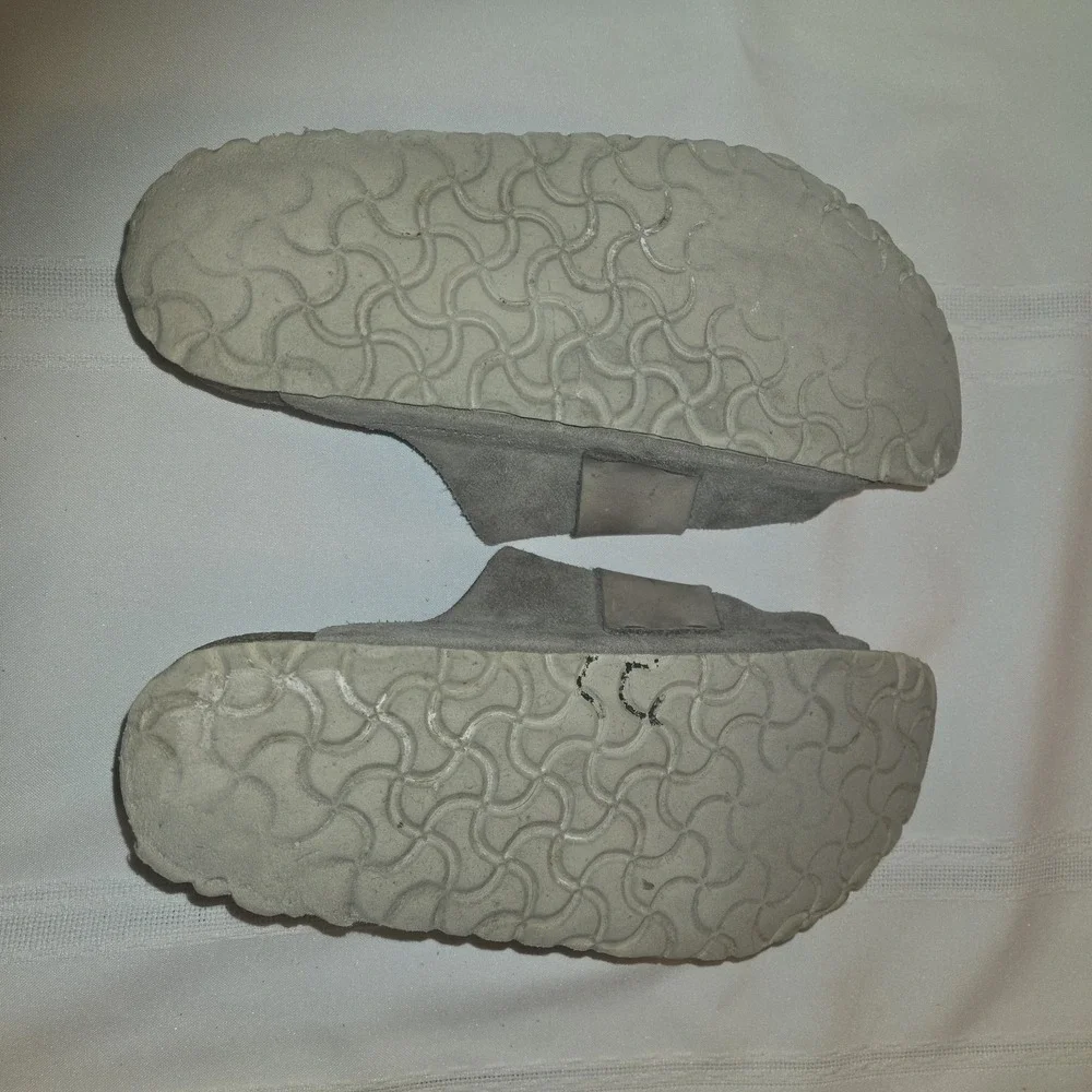 Birkenstock Kyoto Sandals 7M 9W Stone Suede Leather Adjustable Strap Lightweight